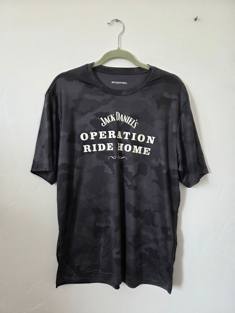 Jack Daniels Operation Ride Home T-shirt  Camo Bartender Barmaid Theme Night L